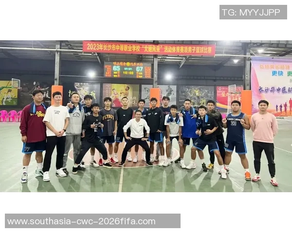 热血沸腾的校园时光观看学校足球赛感受青春激情与团队精神