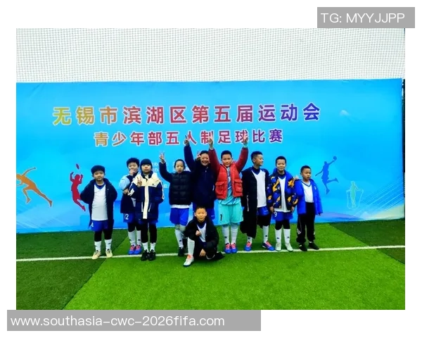 深圳宝安足球培训助力青少年成长提升足球技能与团队合作精神